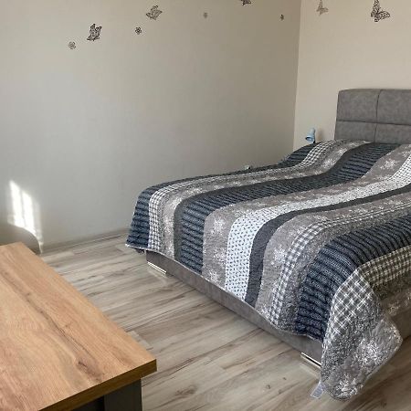 Kristaly Apartman Eger Exteriör bild