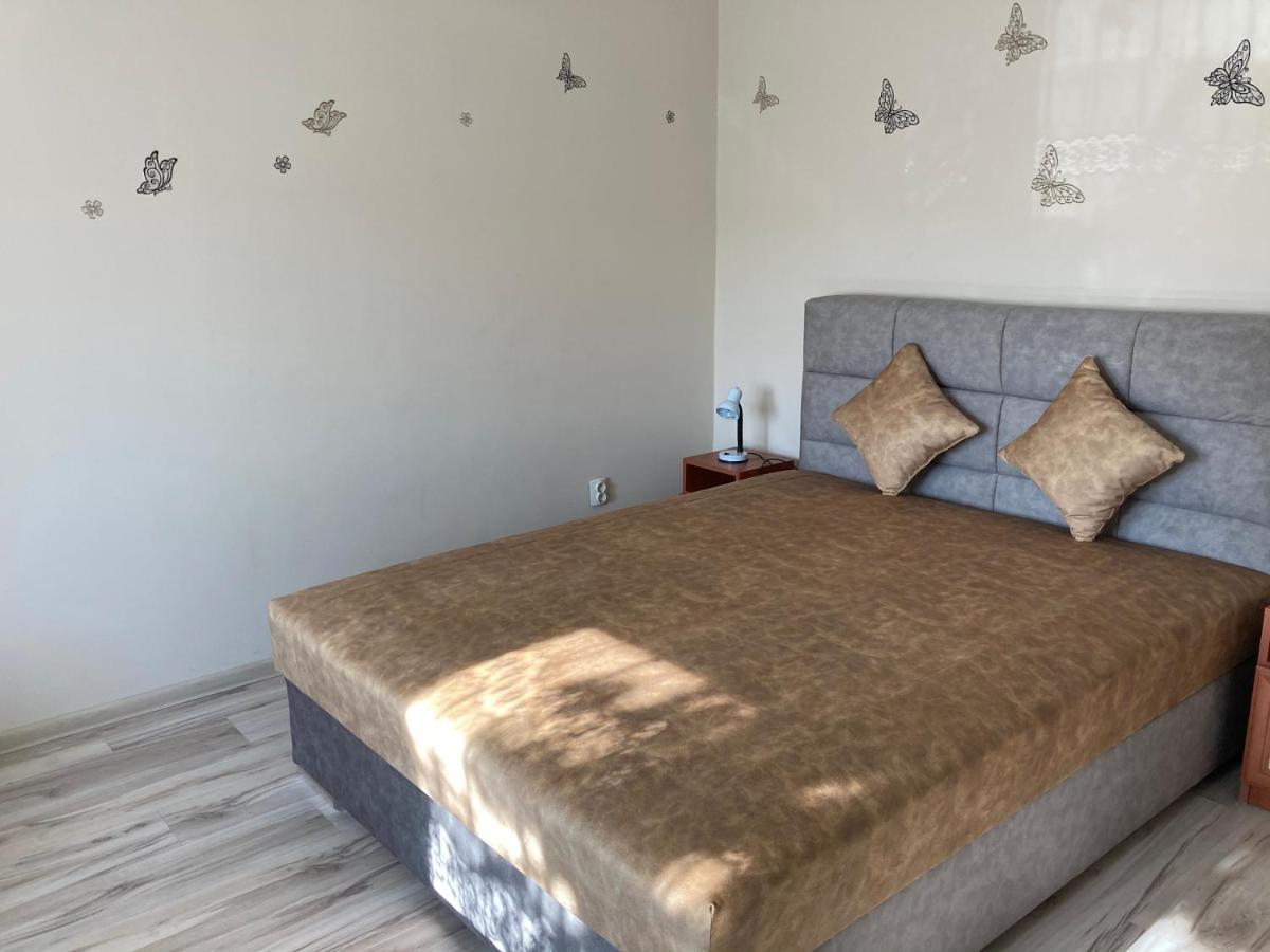 Kristaly Apartman Eger Exteriör bild