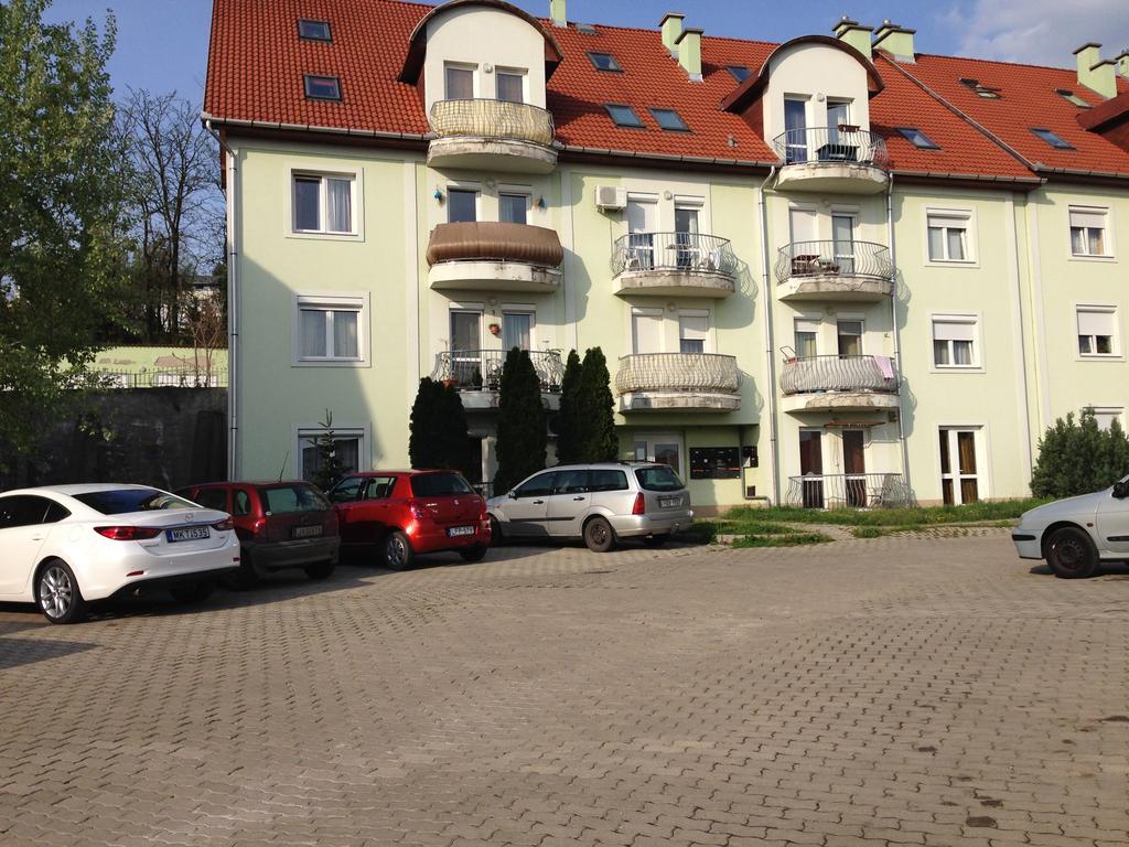 Kristaly Apartman Eger Exteriör bild