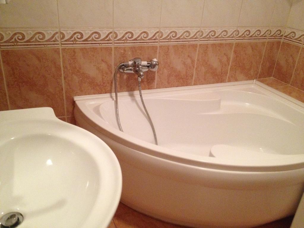 Kristaly Apartman Eger Exteriör bild